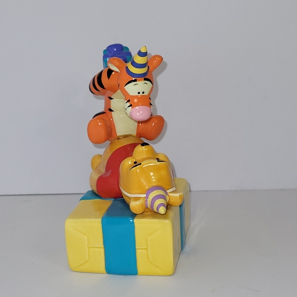 Disney Winnie the Pooh And Tigger Happy Birthday Figurine - Picture 5 of 10